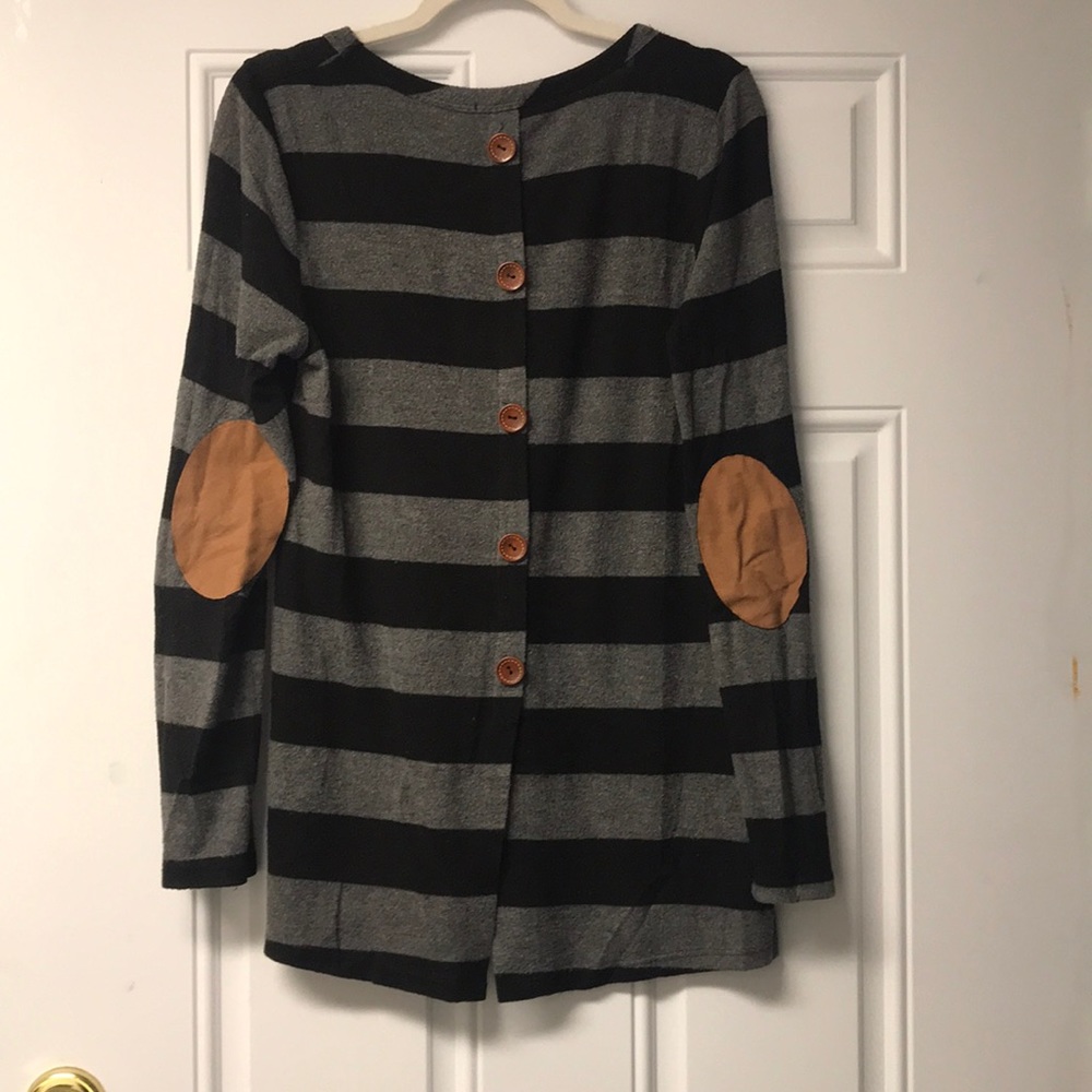 CUTE gray and black striped sweater